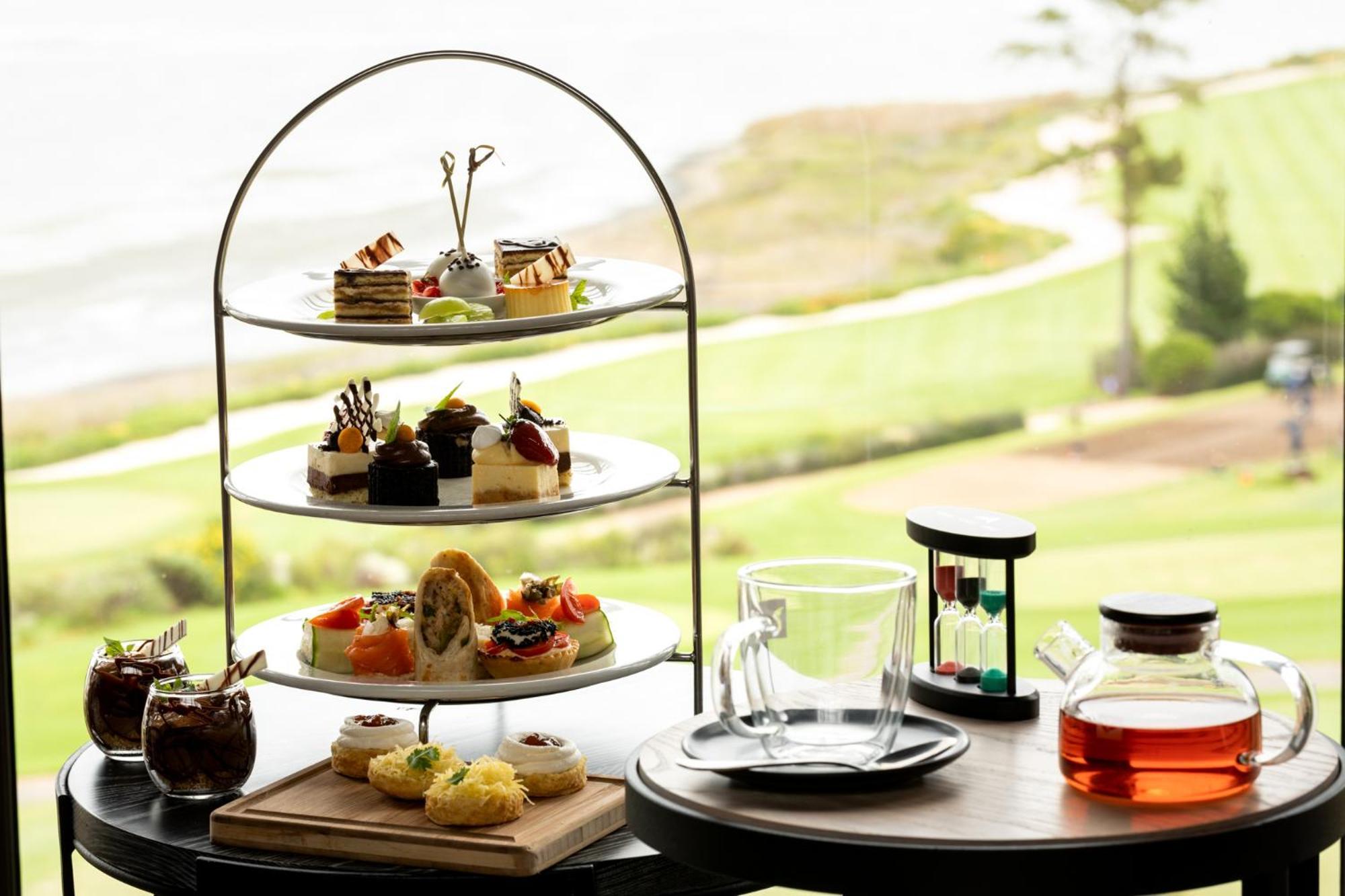 Arabella Hotel, Golf And Spa Hermanus Ngoại thất bức ảnh Afternoon tea at the Intercontinental Sanctuary Cove Resort, Queensland, Australia