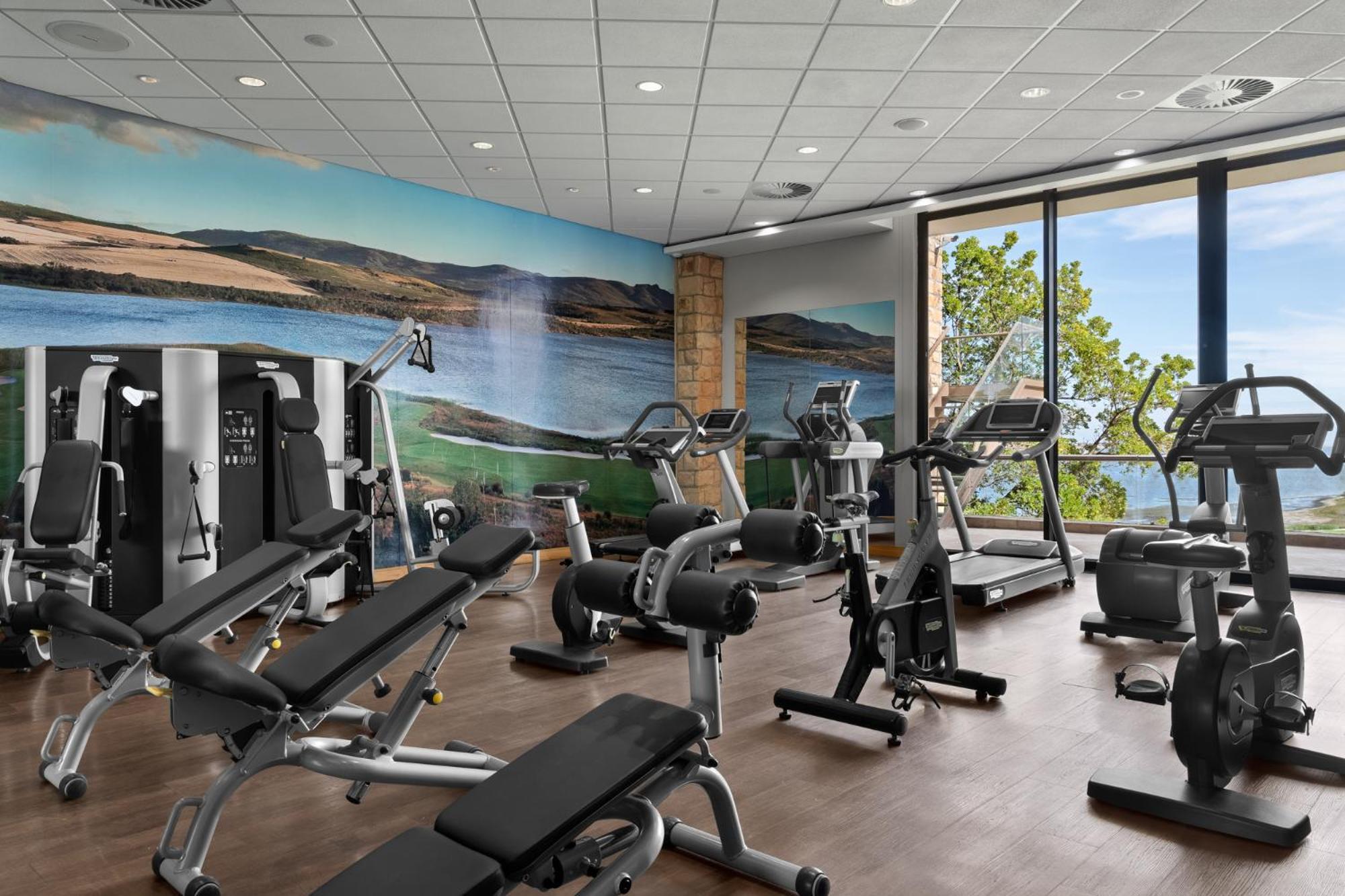 Arabella Hotel, Golf And Spa Hermanus Ngoại thất bức ảnh The gym at the hotel