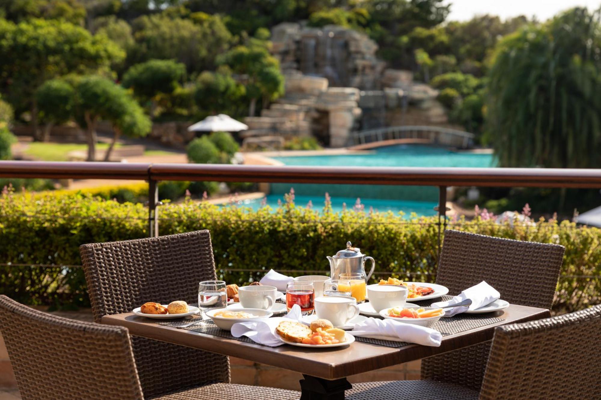 Arabella Hotel, Golf And Spa Hermanus Ngoại thất bức ảnh Breakfast at the hotel