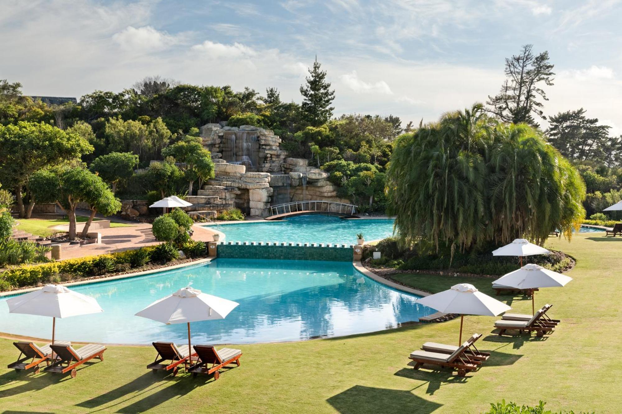 Arabella Hotel, Golf And Spa Hermanus Ngoại thất bức ảnh The swimming pool at the InterContinental Sanctuary Cove Resort